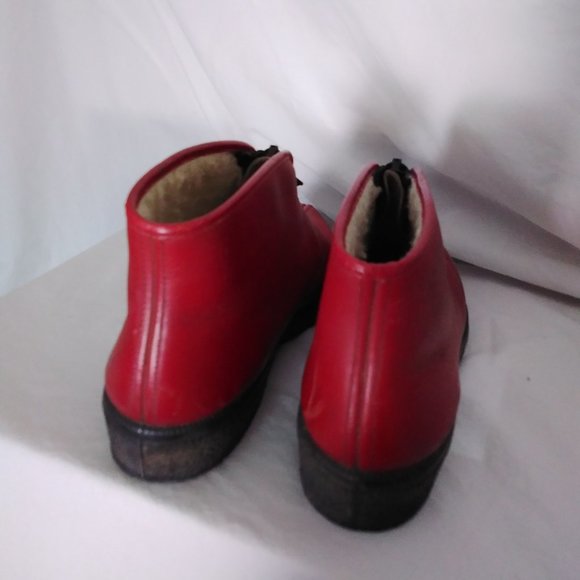 Novella Bootie Swiss made Vintage Red Leather Low top Size 6 EU, 7.5 US - Picture 3 of 7